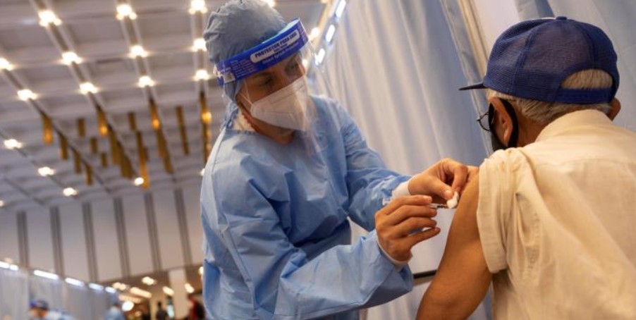 Ο Καναδάς ενέκρινε τη χορήγηση διαφορετικού εμβολίου κατά της Covid, τι επικρατεί διεθνώς